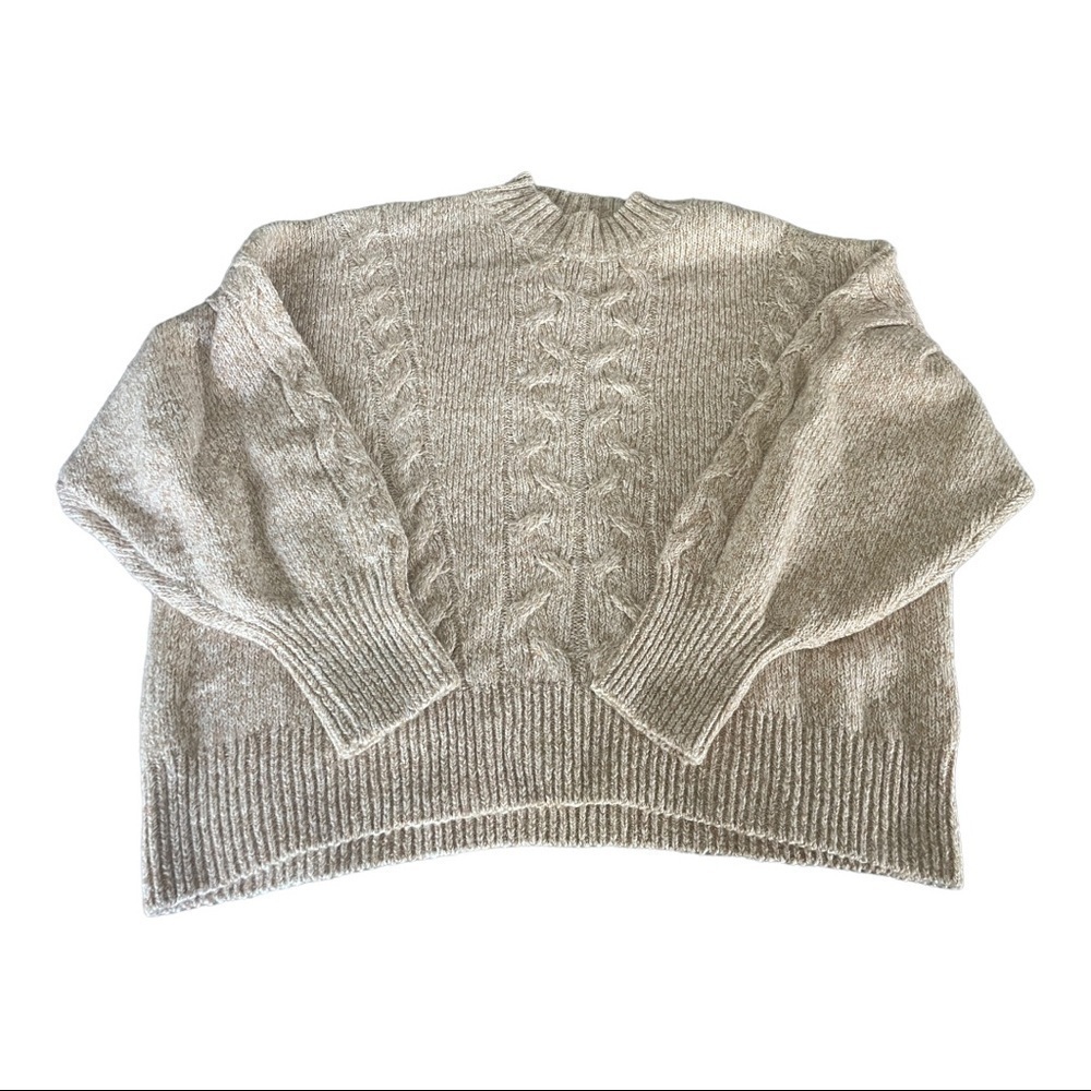 Old Navy cream crew neck knit sweater